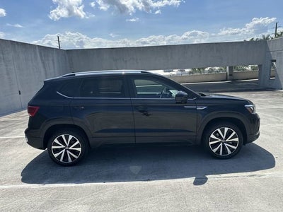 2024 Volkswagen Taos SE