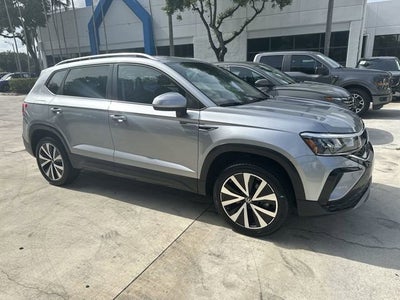 2024 Volkswagen Taos SE