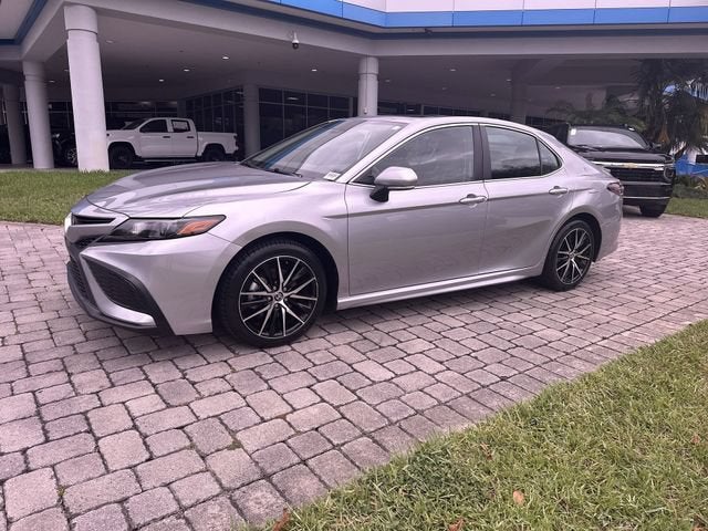 2024 Toyota Camry SE