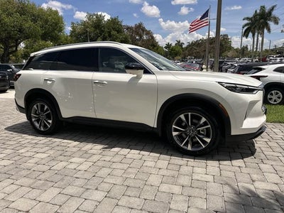 2023 INFINITI QX60 LUXE
