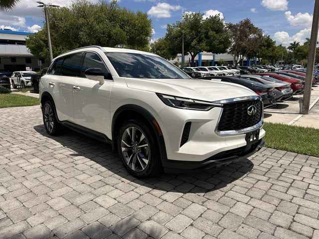 2023 INFINITI QX60 LUXE