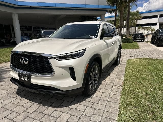 2023 INFINITI QX60 LUXE