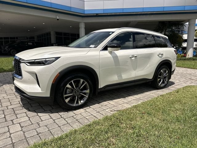 2023 INFINITI QX60 LUXE