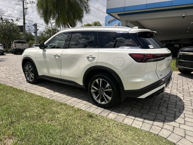 2023 INFINITI QX60 LUXE
