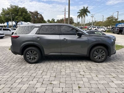 2024 Nissan Pathfinder S
