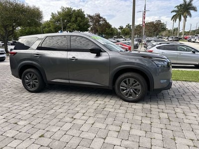 2024 Nissan Pathfinder S