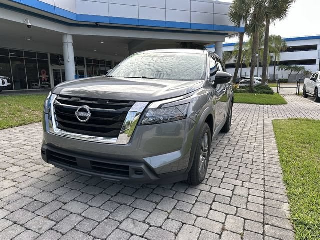 2024 Nissan Pathfinder S