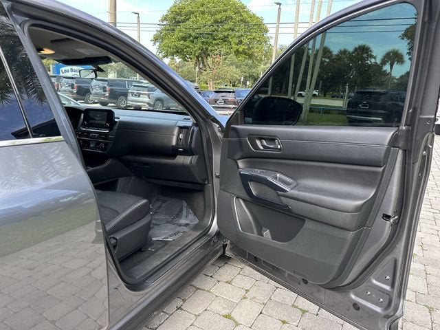 2024 Nissan Pathfinder S