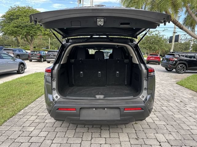 2024 Nissan Pathfinder S