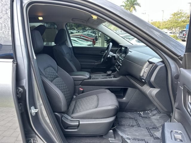 2024 Nissan Pathfinder S