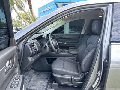 2024 Nissan Pathfinder S