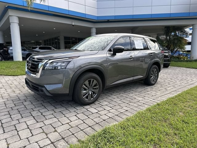 2024 Nissan Pathfinder S