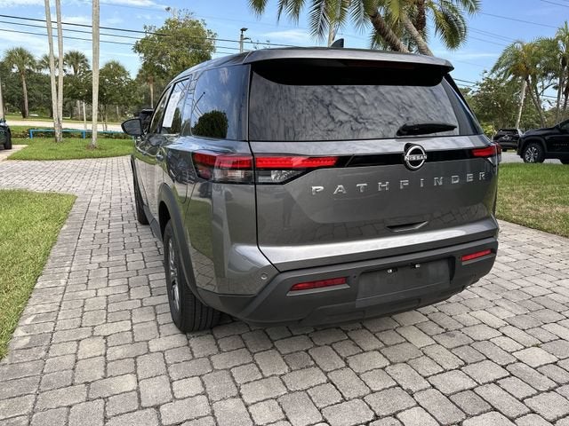 2024 Nissan Pathfinder S