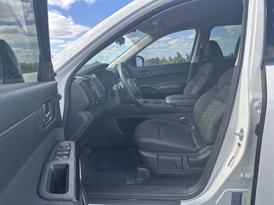 2024 Nissan Pathfinder S