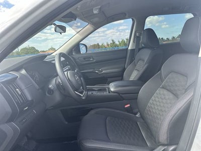 2024 Nissan Pathfinder S