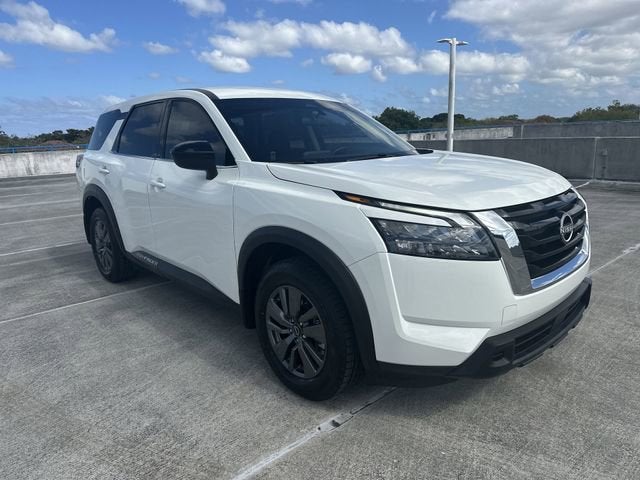 2024 Nissan Pathfinder S