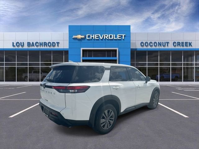 2024 Nissan Pathfinder S