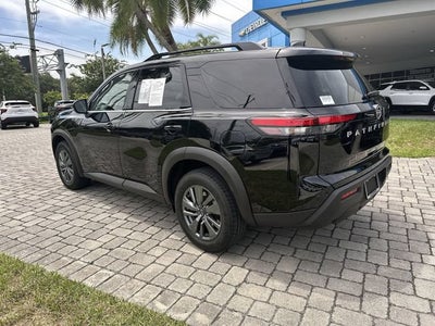 2025 Nissan Pathfinder SV