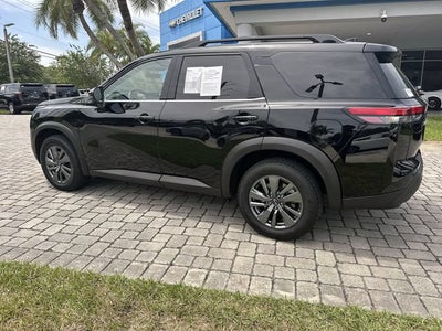 2025 Nissan Pathfinder SV