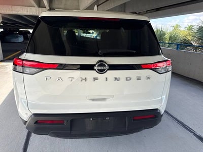 2025 Nissan Pathfinder SV