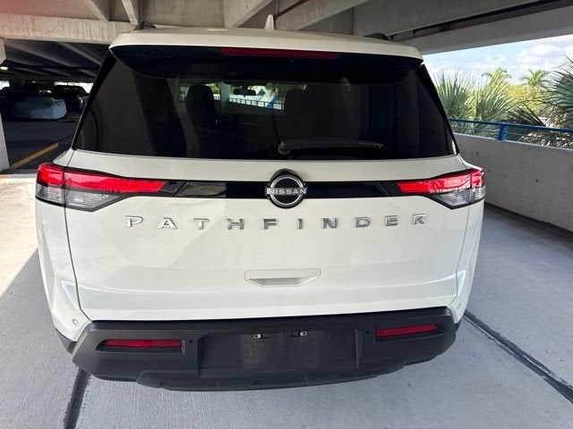 2025 Nissan Pathfinder SV