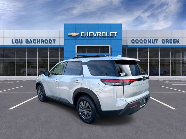 2025 Nissan Pathfinder SV