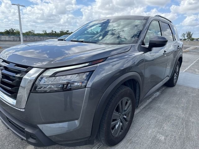 2025 Nissan Pathfinder SV