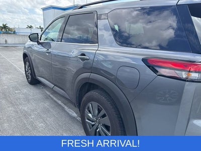 2025 Nissan Pathfinder SV