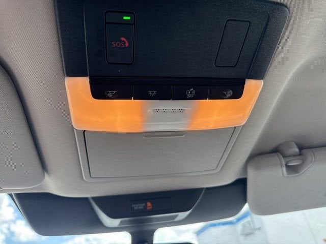 2025 Nissan Pathfinder SV