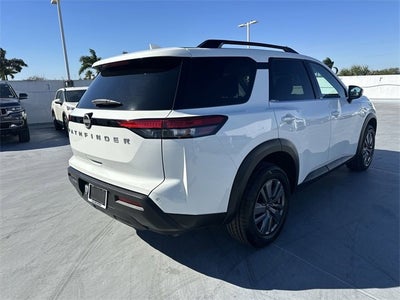 2025 Nissan Pathfinder SV