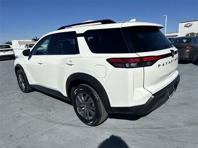 2025 Nissan Pathfinder SV