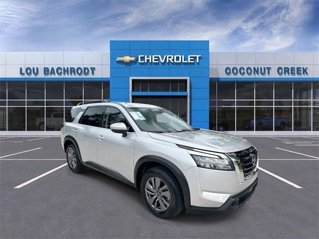 2025 Nissan Pathfinder SV