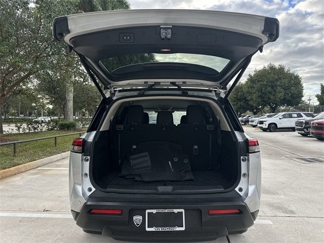 2025 Nissan Pathfinder SV