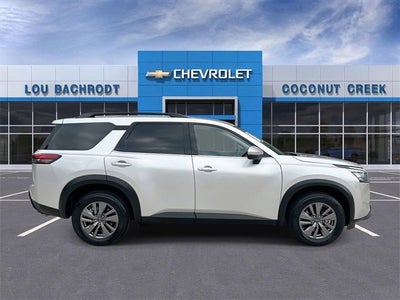 2025 Nissan Pathfinder SV