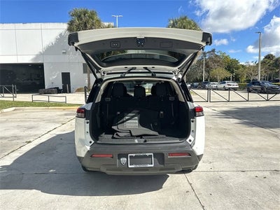 2025 Nissan Pathfinder SV