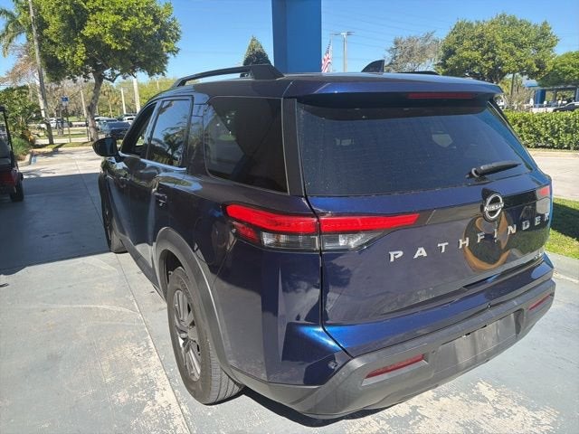 2024 Nissan Pathfinder SV