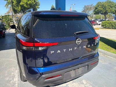 2024 Nissan Pathfinder SV