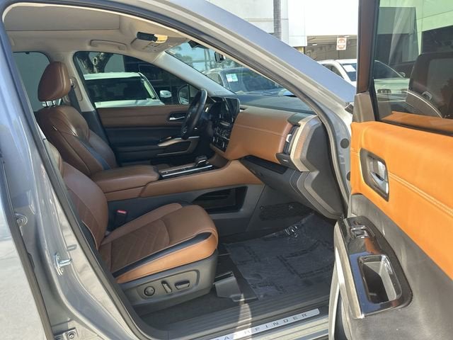 2024 Nissan Pathfinder Platinum