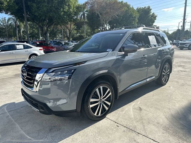 2024 Nissan Pathfinder Platinum