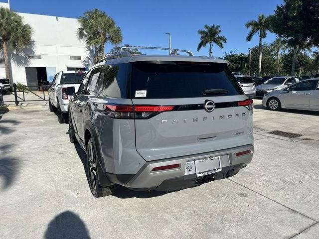 2024 Nissan Pathfinder Platinum