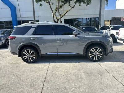 2024 Nissan Pathfinder Platinum