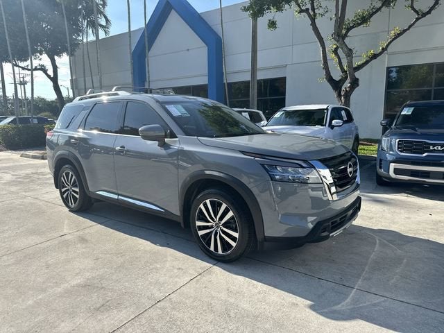 2024 Nissan Pathfinder Platinum