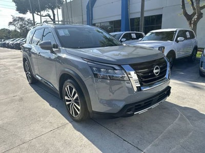 2024 Nissan Pathfinder Platinum