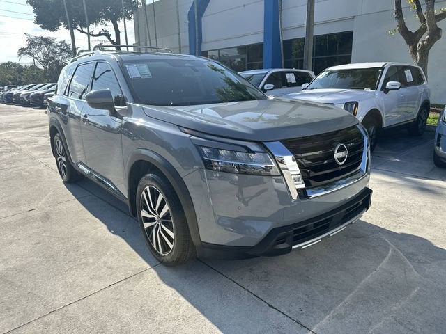 2024 Nissan Pathfinder Platinum