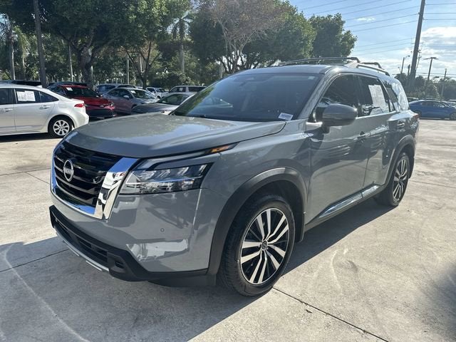 2024 Nissan Pathfinder Platinum