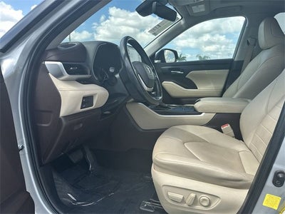 2022 Toyota Highlander XLE