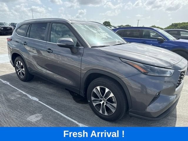 2024 Toyota Highlander LE