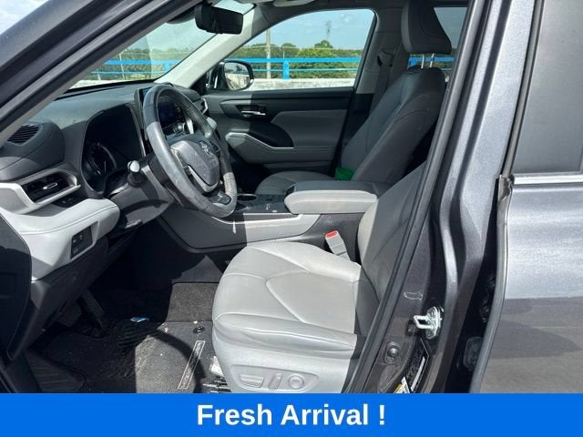 2024 Toyota Highlander LE