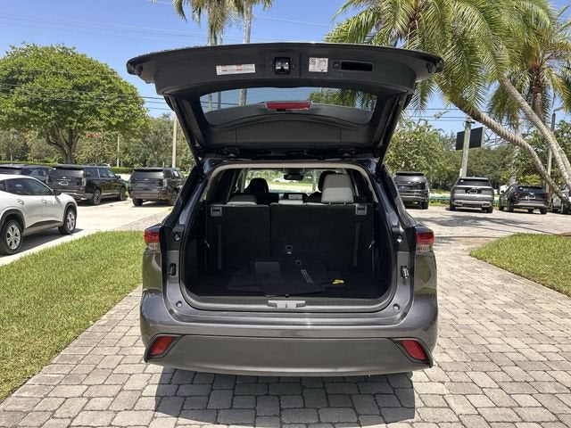 2024 Toyota Highlander LE