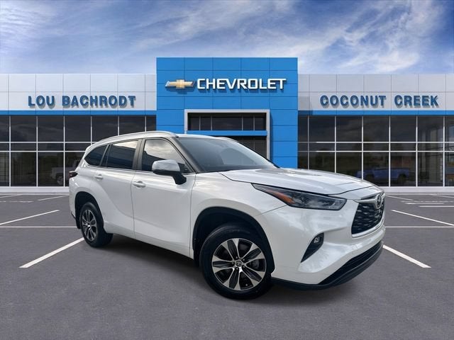 2024 Toyota Highlander LE